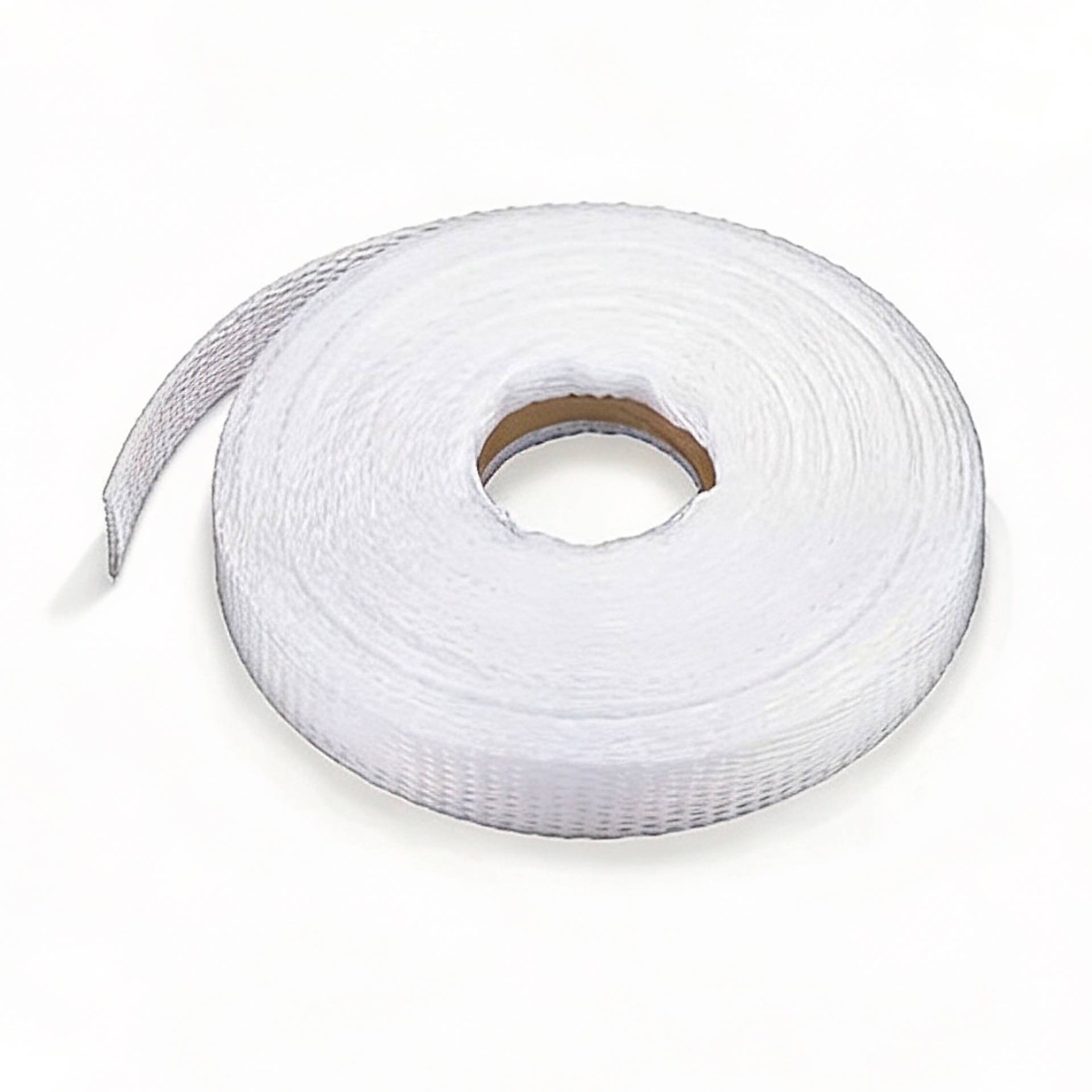 Malla elástica blanca para sujeción y embalaje industrial de cargas ligeras y productos agrupados.